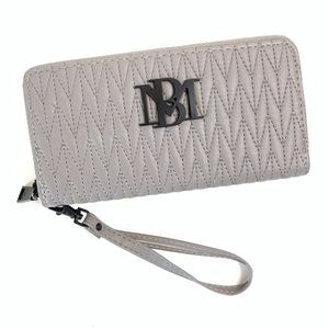 Badgley Mischka Wristlet Quilted Gray Small